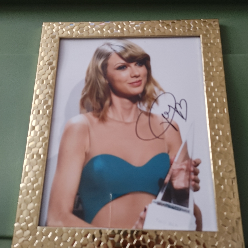 Authograf of Taylor Swift